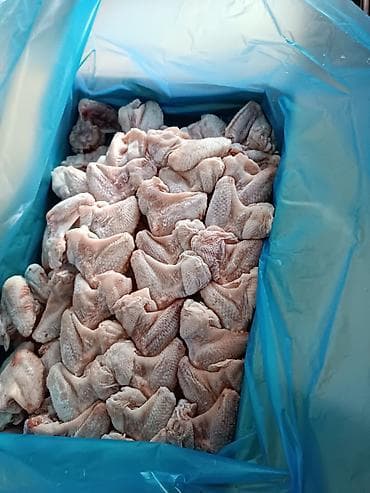 бутылированная вода: Замороженная куриная продукция, фасованная в коробки с вкладышем. 10кг — 7