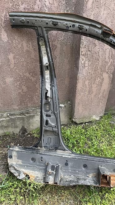 Стойка кузова Toyota