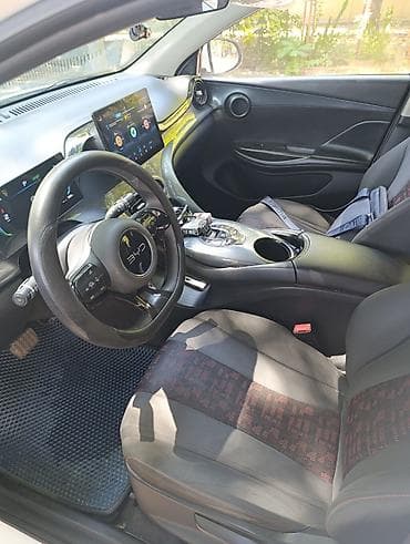tesla model: BYD E2: 2024 г., Электромобиль, Хэтчбэк — 2