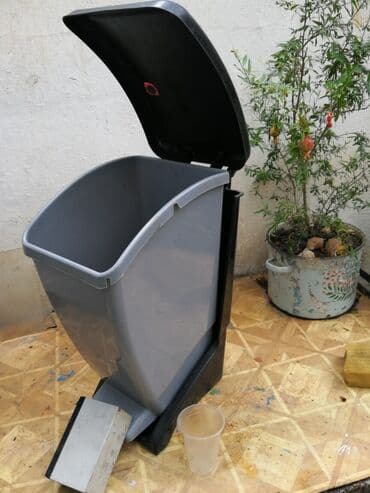 мусорный бак для дома: Урна офисная- механическая. Состояние - хорошее. Г. Ош — 2