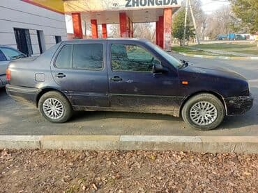 продаю связи с переездом: Volkswagen Vento: 1992 г., 1.8 л, Механика, Газ, Седан — 3