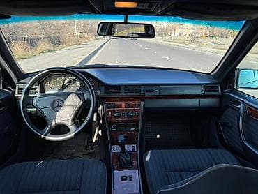 мерседес e class: Mercedes-Benz E-Class: 1993 г., 2.8 л, Механика, Бензин, Седан — 4