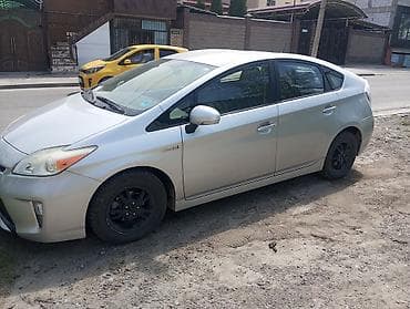 tesla 3: Toyota Prius: 2015 г., 1.8 л, Автомат, Гибрид, Лифтбек — 4