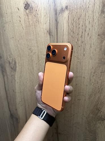 IPhone 17 Pro Max, Б/у, 256 ГБ, Оранжевый, Зарядное устройство, Защитное стекло, Чехол, В рассрочку, 100 %
