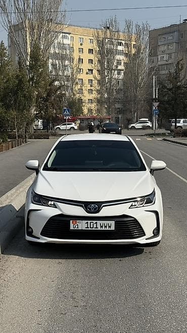 на corolla: Toyota Corolla: 2022 г., 1.8 л, Вариатор, Гибрид, Седан — 1