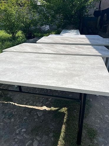 Эмерек: Столы с металлическим каркасом - Прочные сварные основания из чёрного — 4