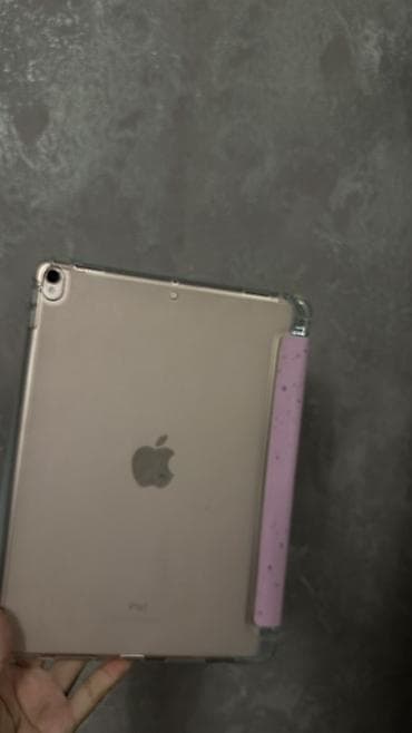 Планшеты: Планшет, Apple, память 256 ГБ, 10" - 11", Wi-Fi, Б/у, Классический цвет - Золотой — 2