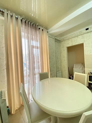 круглый кухонный стол: Кухонный стол и стул, Б/у, Самовывоз, цвет - Белый — 1