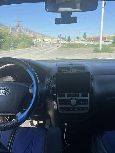 пересвет салона: Toyota Ipsum: 2005 г., 2 л, Автомат, Бензин, Минивэн — 6