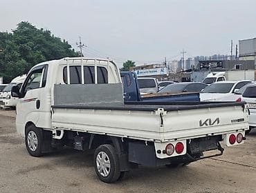 kia sonata: Kia Bongo (K2500/K2700) — компактный бортовой грузовик - Тип кузова — 4