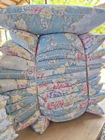 синий лампа: Представляем декоративную подушку с ярким цветочным принтом. Подушка — 3