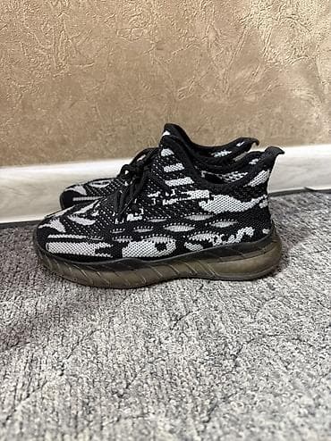 кроссовки для школы: Классные детские кроссовки изи состояние отличное, размер внутренней — 1