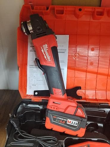 brushless: Аккумуляторная угловая шлифмашина (болгарка) Milwaukee M12/M18 серии — 1