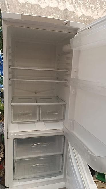 Холодильник Indesit, Б/у, Двухкамерный