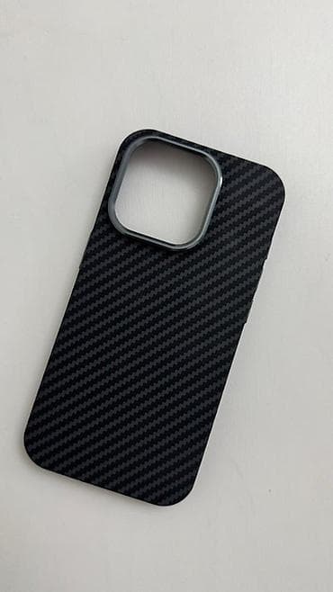 чехол карбоновый: Тонкий защитный чехол для смартфона 15 Pro с большим вырезом под блок — 1