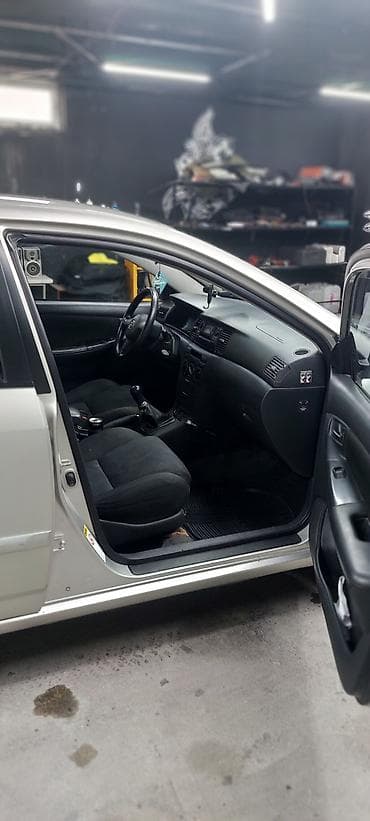 бампер на 570: Toyota Corolla: 2005 г., 1.4 л, Ручные, Бензин, Хэтчбэк — 5