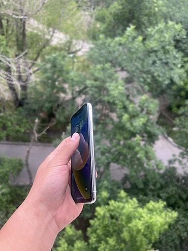 сколько стоит айфон 10: IPhone X, 64 ГБ, Серебристый, Чехол — 4