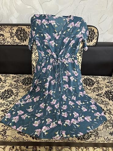 форма милиция: Летнее платье с цветочным принтом - Свободный силуэт с расклёшенной — 1