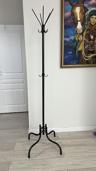180 см: Продаю вешалку, железную, высота 190 см, коричневого цвета. Рн Асанбай — 1