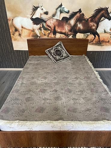 абрикос зеленый: Продам двухспальную кровать! Цвет орех, состояние хорошее,матрас — 1