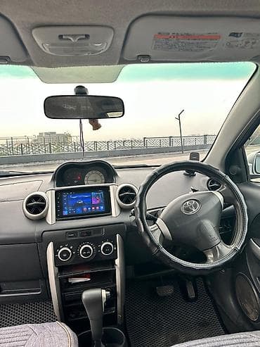 Унаа сатуу: Toyota Ist: 2003 г., 1.5 л, Автомат, Бензин, Хетчбек — 2