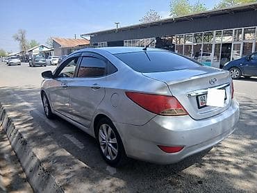 camry 1999: Hyundai Solaris: 2011 г., 1.6 л, Ручные, Бензин, Седан — 4