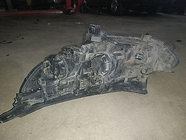 передний: Передняя левая фара Hyundai 2018 г., Б/у, Оригинал — 2