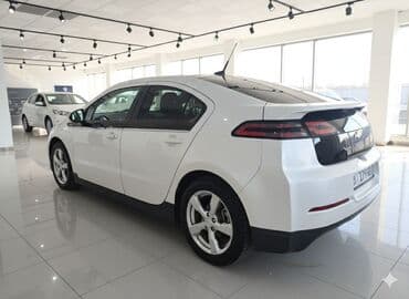 бензиновой муравей: Chevrolet Volt: 2012 г., 1.4 л, Автомат, Электромобиль, Хэтчбэк — 2