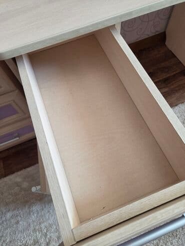 фиолетовая кухонная мебель: Спальный гарнитур, Б/у, Комод, Другая страна производитель, Платная доставка, Самовывоз, цвет - Розовый — 6