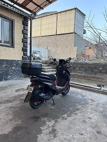 електроный мапет: Макси-скутер 150 куб. см, Бензин, Б/у — 8