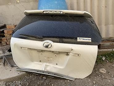 двери машина: Крышка багажника Toyota, 2003 г., Б/у, Оригинал — 1