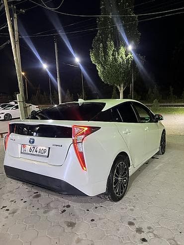 subaru outbeck: Toyota Prius: 2017 г., 1.8 л, Робот, Гибрид, Хэтчбэк — 3