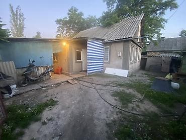 земельный дом: Продается дом 3 комнаты газ вода паровое отопление участок 12 соток — 2