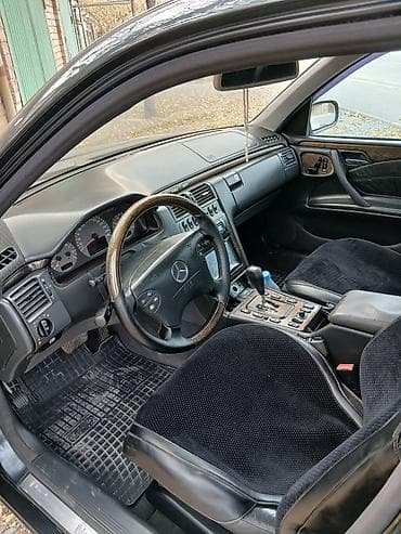 Mercedes-Benz E-Class: 1999 г., 4.3 л, Автомат, Бензин, Седан