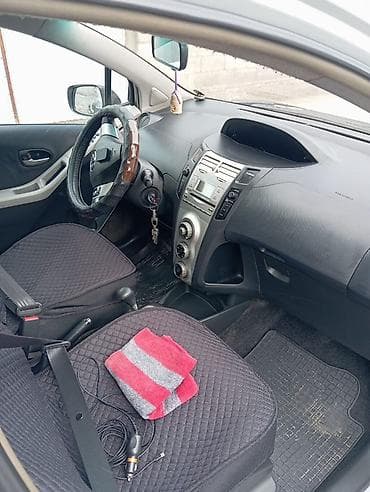 тойота ярис седан 2008: Toyota Yaris: 2008 г., 1.3 л, Автомат, Бензин, Хэтчбэк — 4