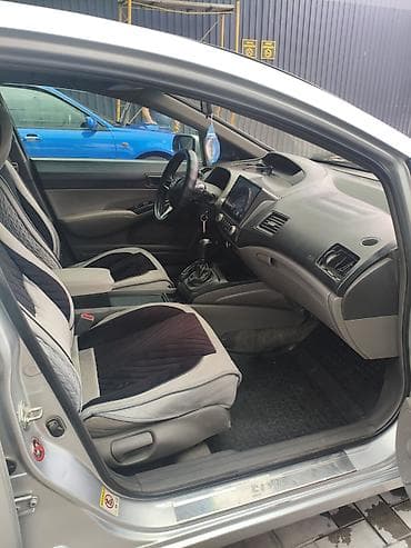 01: Honda Civic: 2008 г., Механика, Бензин, Седан — 4