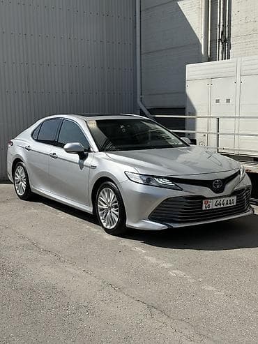 es 200: Toyota Camry: 2018 г., Гибрид, Седан — 1