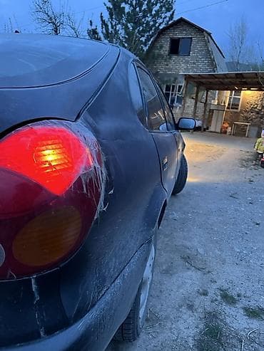 r17 26565: Toyota Corolla: 2001 г., 1.6 л, Вариатор, Бензин, Хэтчбэк — 4