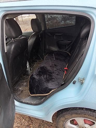 Chevrolet: Chevrolet Spark: 2015 г., 1 л, Вариатор, Бензин, Хетчбек — 4