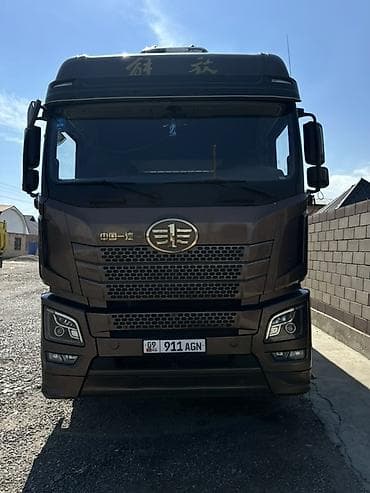 bmw 225: Тягач, Howo, Тентованный — 10