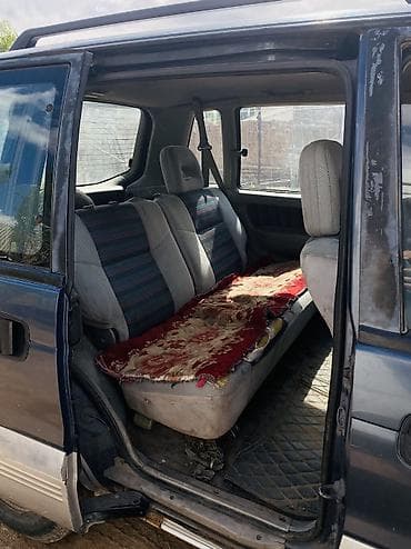 Продажа авто: Mitsubishi Space Wagon: 1992 г., 1.8 л, Механика, Бензин, Минивэн — 5