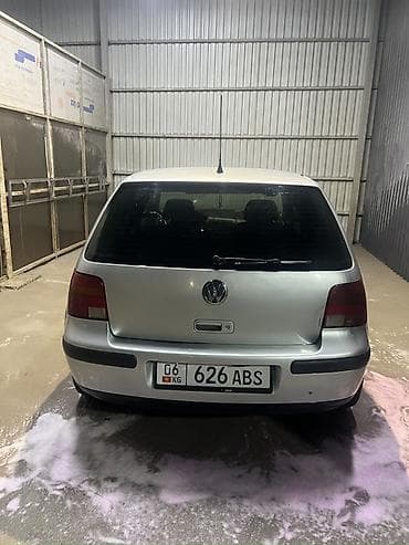 Volkswagen Golf: 1998 г., 1.6 л, Механика, Бензин, Хэтчбэк