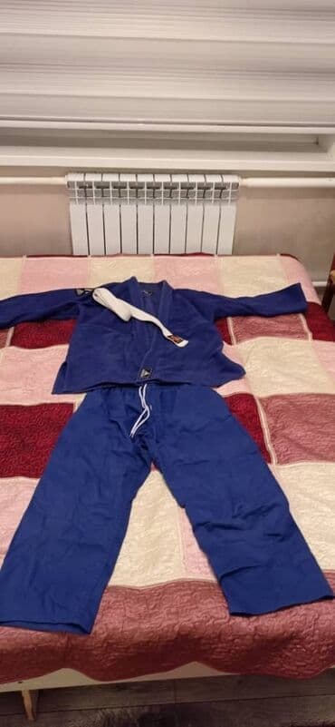 Срочно продаётся б.у кимоно для дзюдо. Обе в хорошем состояние. Синий