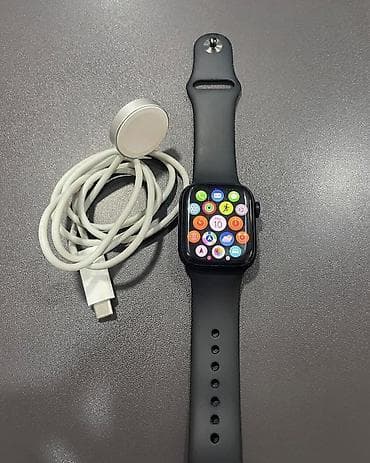 Apple Watch (7), цвет корпуса темный, ремешок Sport Band черный — 3