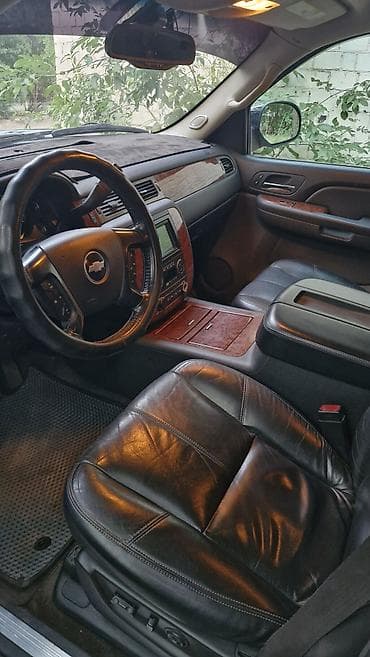 Продажа авто: Chevrolet Tahoe: 2008 г., 5.3 л, Автомат, Газ, Внедорожник — 3