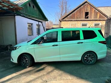 авто для детей: На продаже минивэн Changan Auchan a600EV 2021года (белый), 5‑дверный — 4
