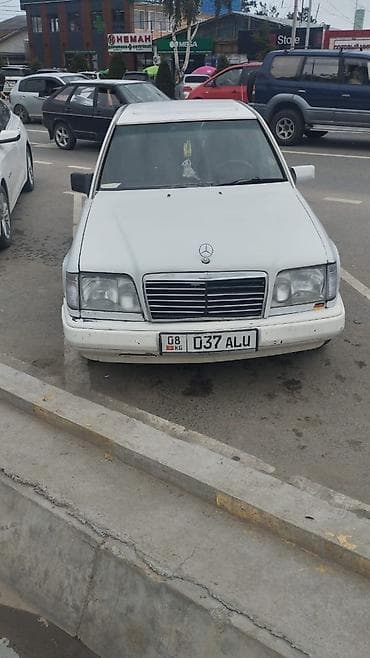 Унаа сатуу: Mercedes-Benz W124: 1994 г., 2 л, Кол менен иштөөчү, Бензин, Седан — 6
