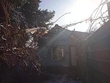 40 м², 3 бөлмө, Унаа токтотуучу жай, Жертөлө, ороо, Забор, тосулган