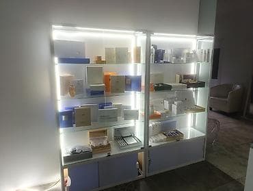 Витрина Для косметики, С подсветкой, 180 см * 1 см * 35 см, Новый — 1
