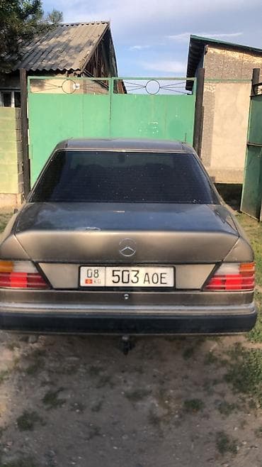 rolls royce silver ghost: Mercedes-Benz W124: 1990 г., Седан — 5